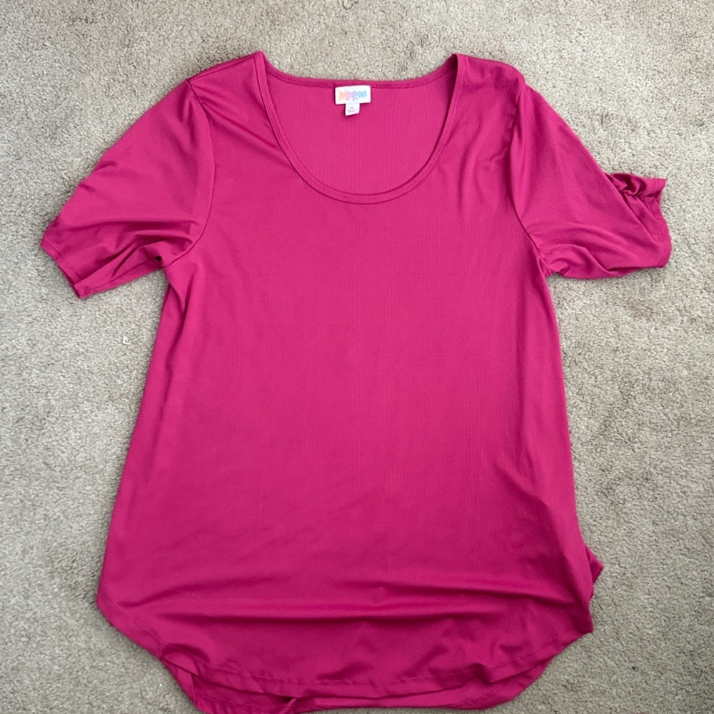LuLaRoe Fuchsia Ribbed Top(Morgan)